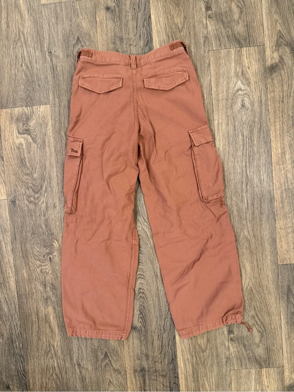 Aritzia TNA supply cargo pants
